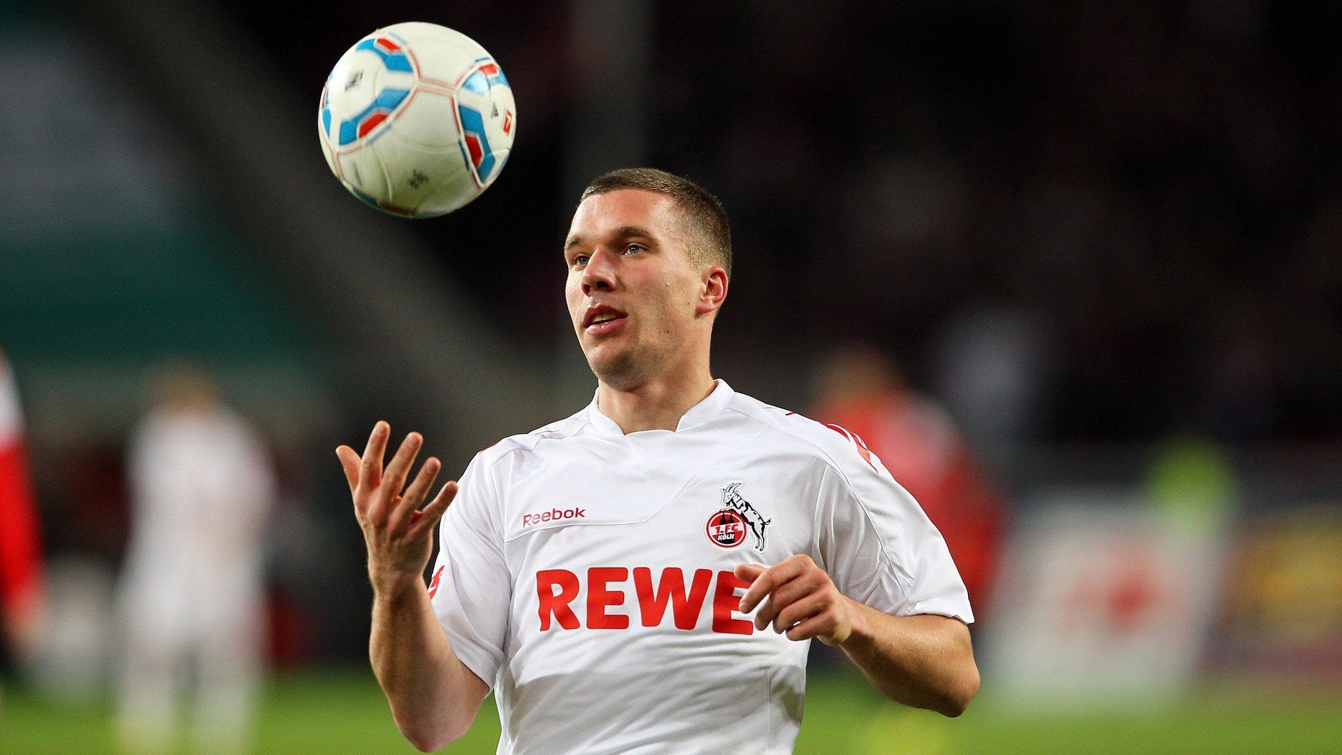 开云官网2026-卡塞米罗一锤定音，阿尔及利亚险胜伊朗背后的足球密码