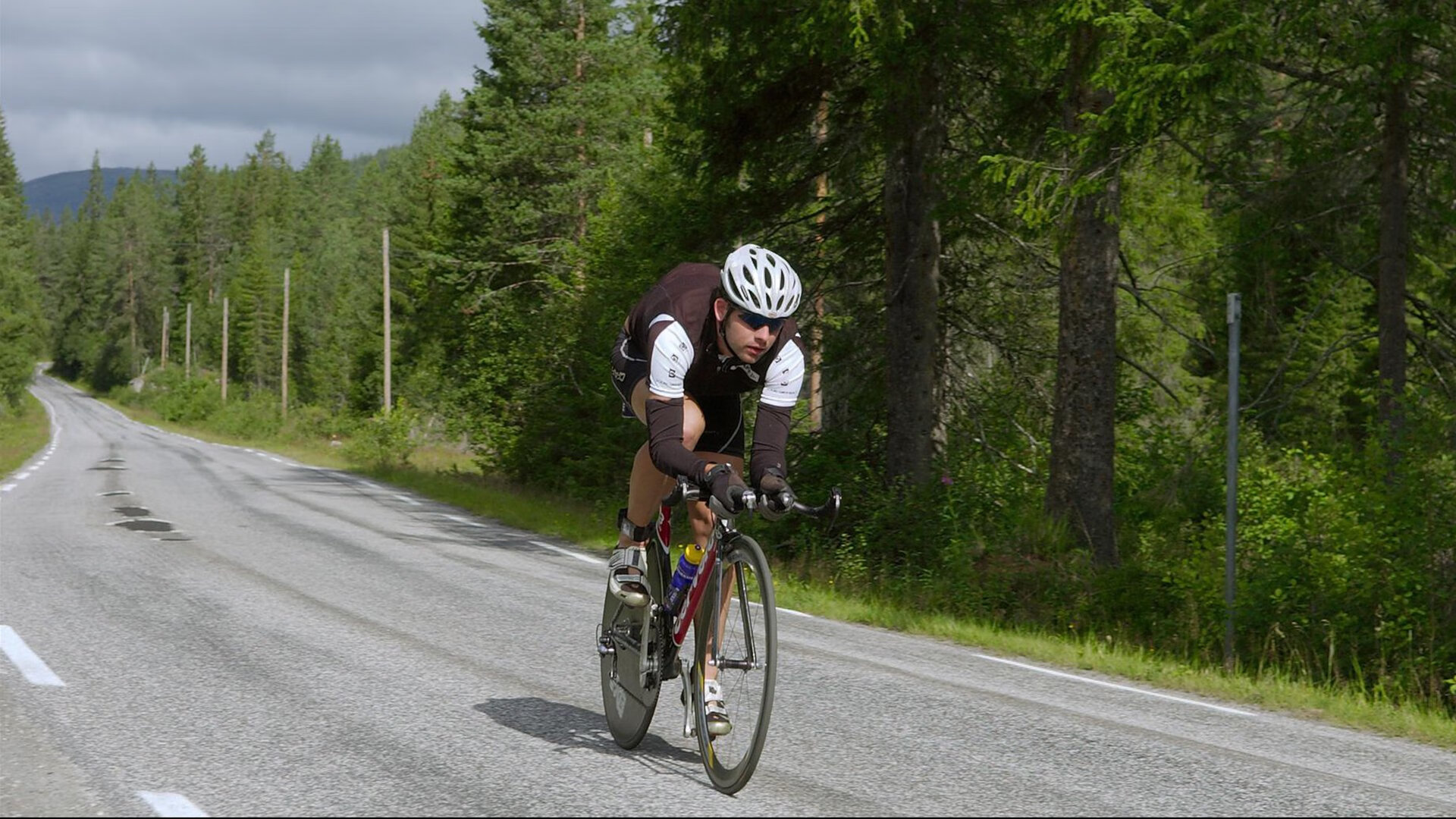 贝林厄姆的北欧交响曲，当桑巴军团在斯德哥尔摩的寒风中哑然