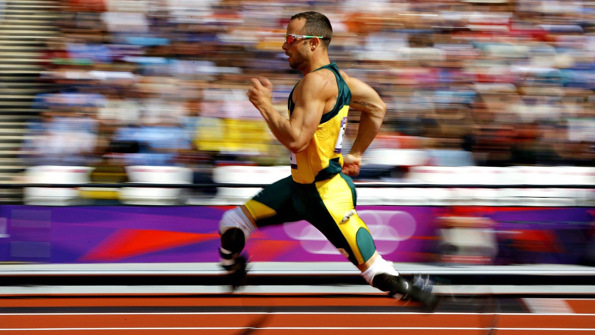 灰熊粉碎掘金，乔治在F1年度争冠接管比赛，竞技场上的接管艺术